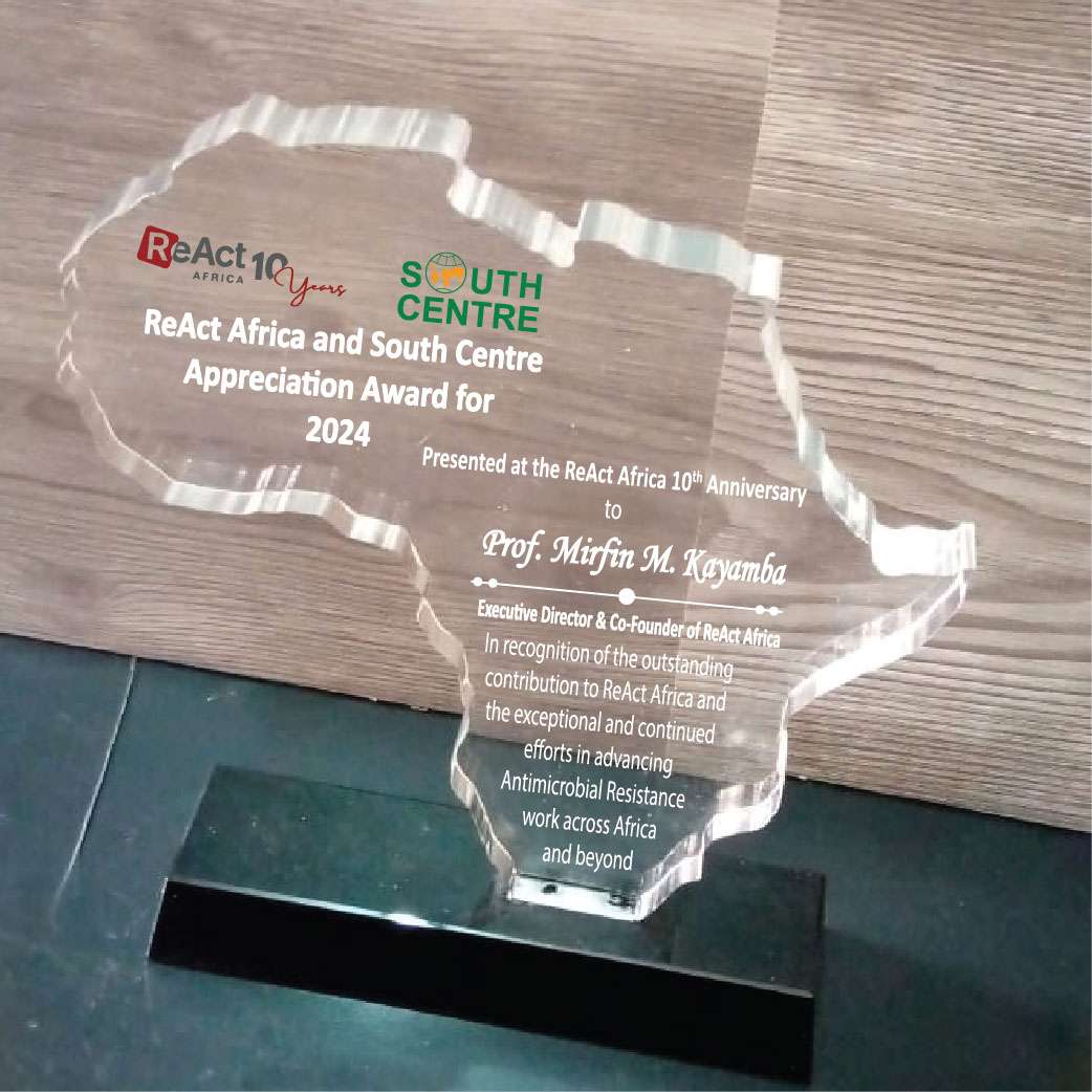 Map-Of-Africa-Acrylic-Award-Trophy-01-01